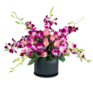 Jimena-Base de cerámica charcoal con orquídeas dendrobium y rosas