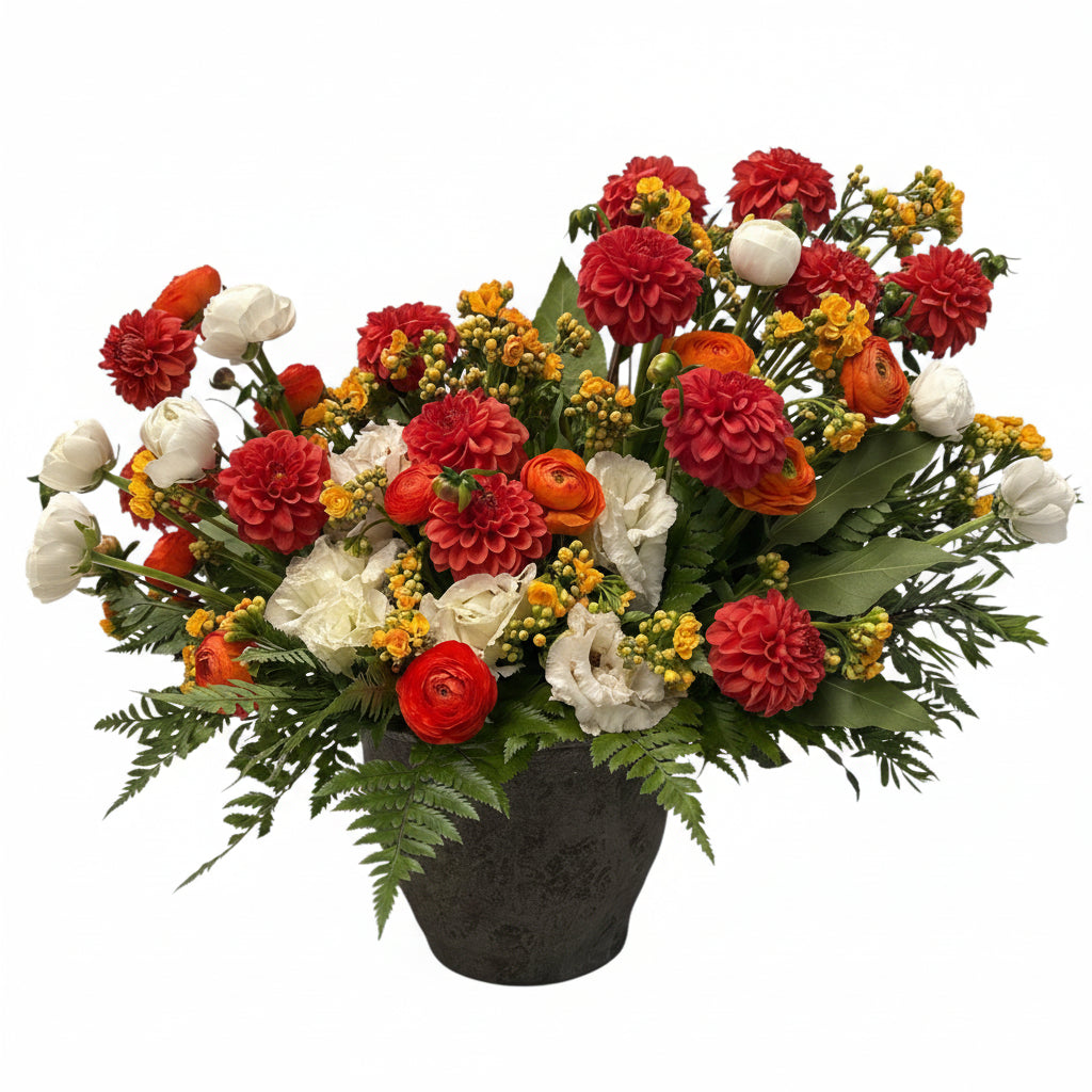 Elena-maceta de cemento con dalias, ranunculos y lisianthus