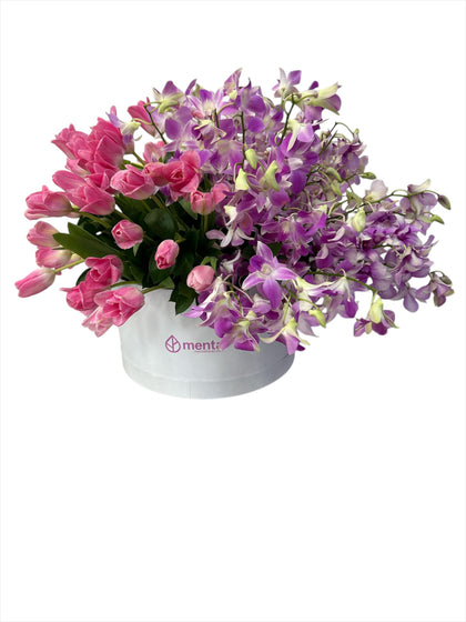 Karol-caja redonda con tulipanes y orquídea dendrobium