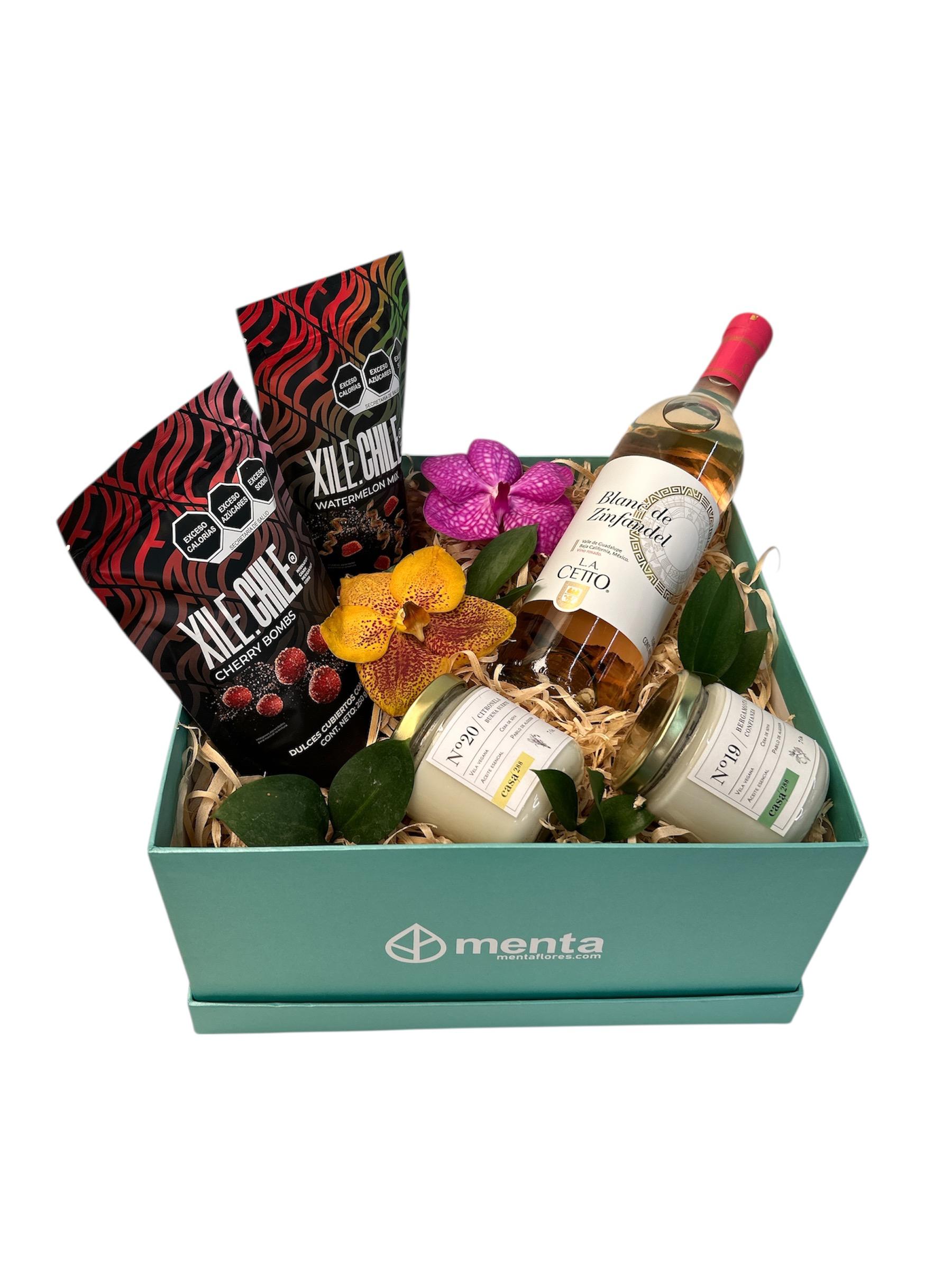 Texas-caja cuadrada menta con regalos y bebida