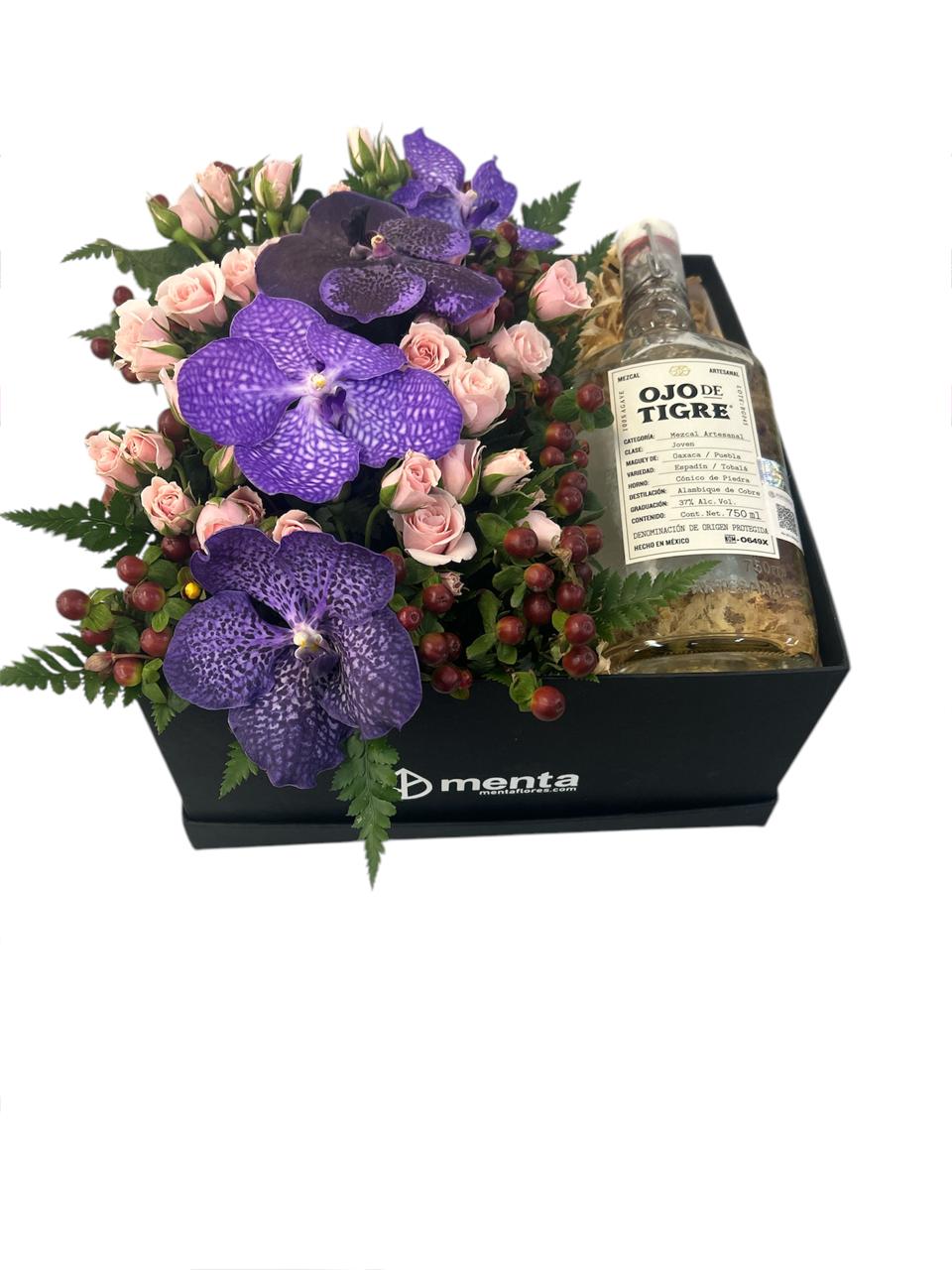 Kim- caja negra con Mini rosas, vandas y bebida Mezcal