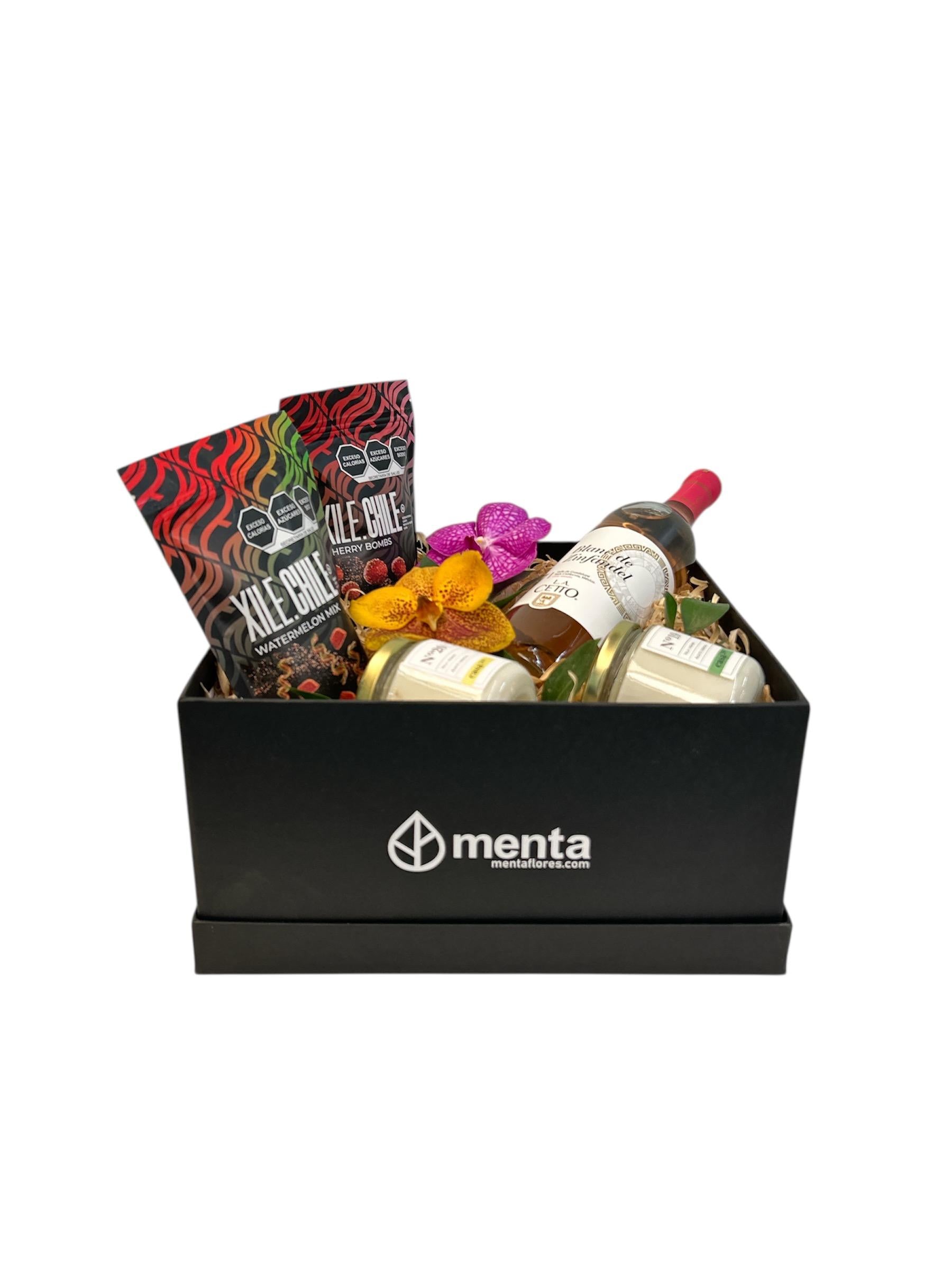 Texas-caja cuadrada negra con regalos y bebida