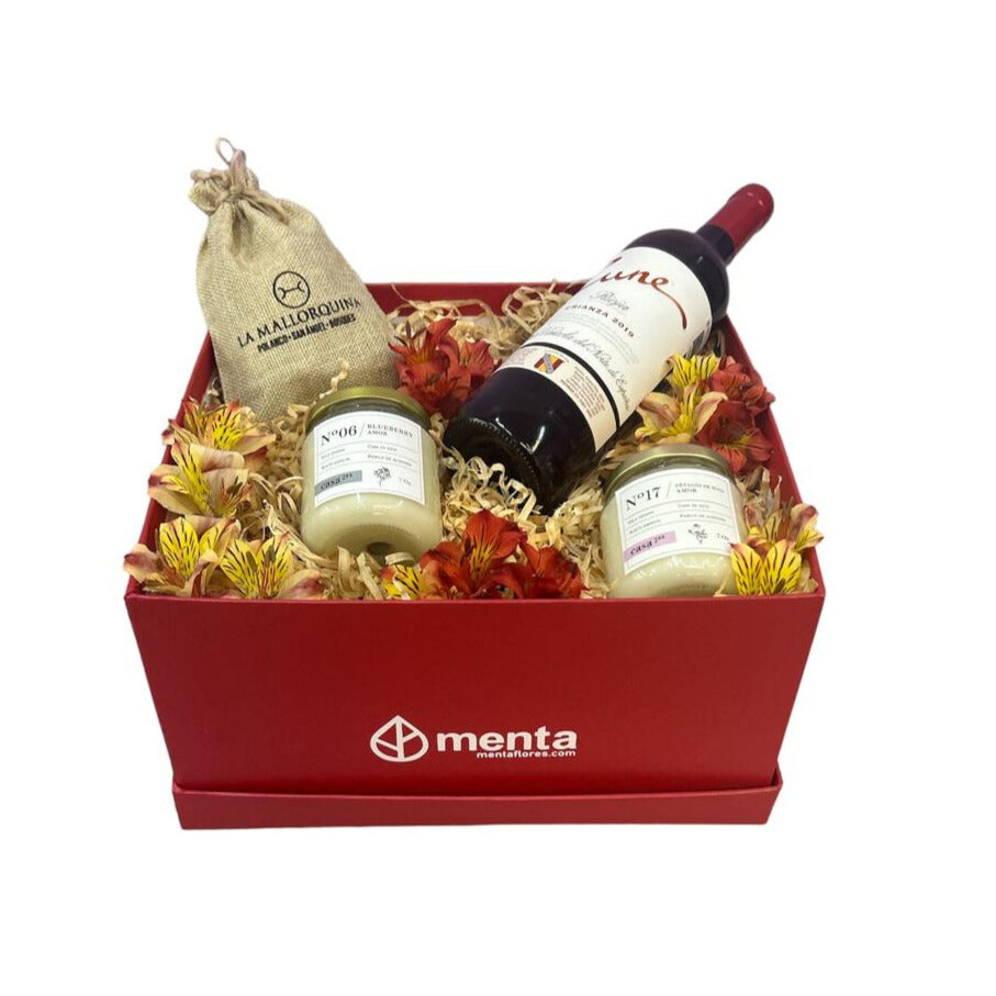 Tennyson-caja cuadrada roja con regalos y bebida