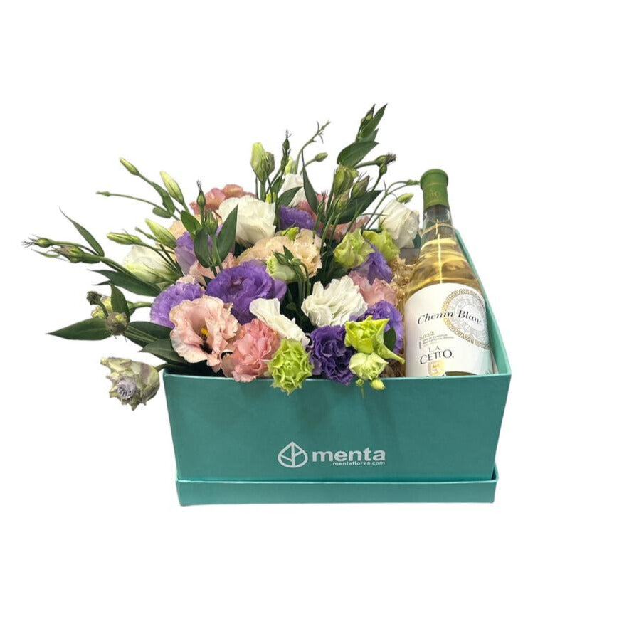 Jade-caja menta con lisianthus rosa,morado  y Vino Blanco