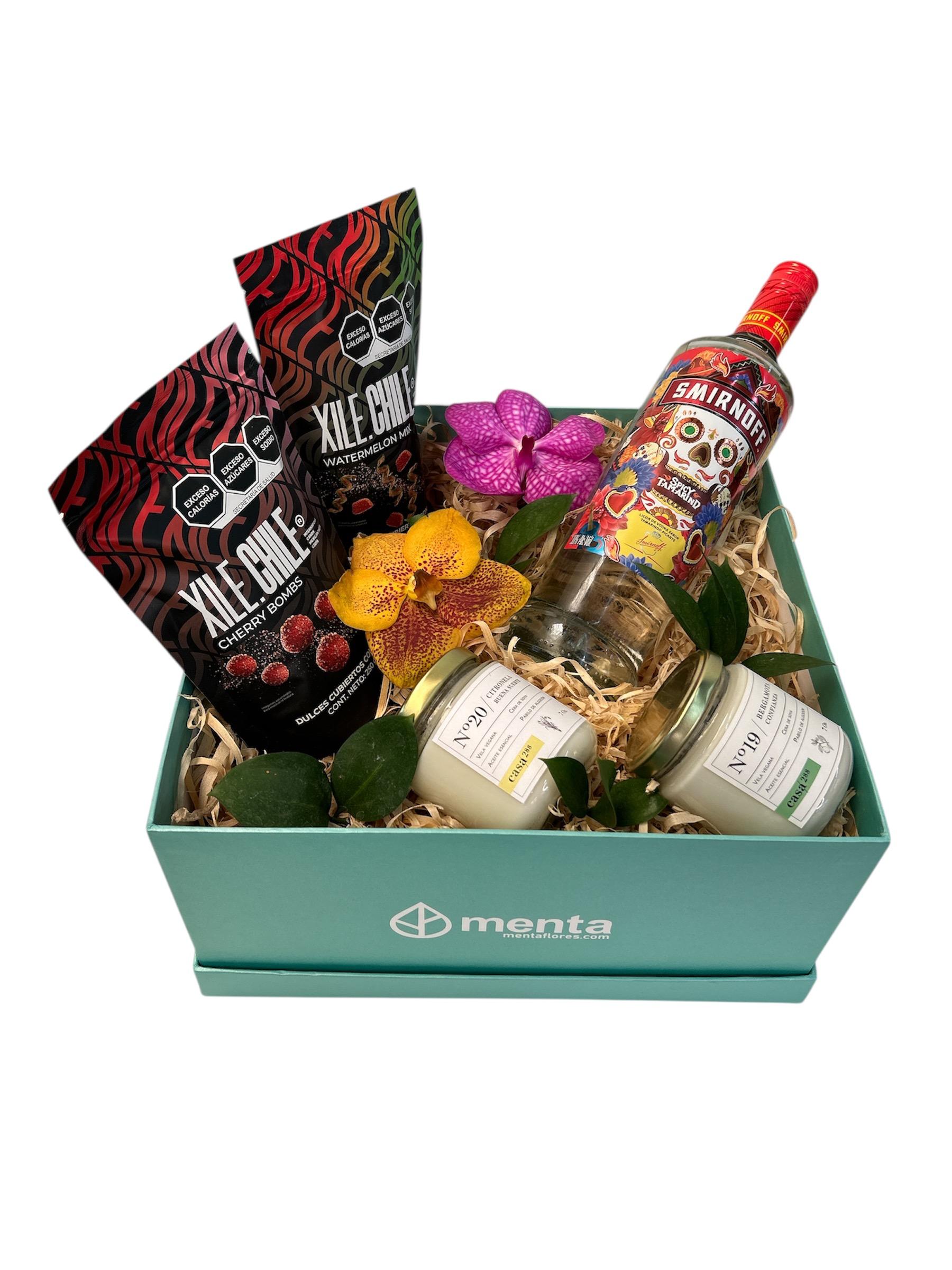 Dallas-caja cuadrada menta con regalos y bebida