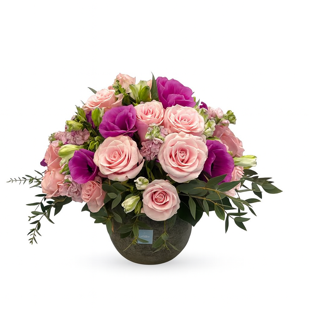 Elizabeth-maceta de cemento chica con rosas rosas y anemonas