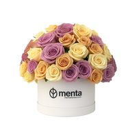 Verónica-caja redonda blanca con 75 rosas pastel