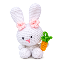 Eri-coneja de peluche tejida a mano