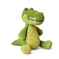 Tato-cocodrilo de peluche tejido a mano