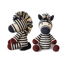 Rayita-cebra de peluche tejida a mano