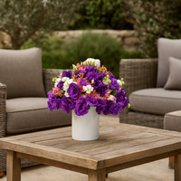 Claudia-Florero de cerámica con lisianthus morado, kalanchoe y matiola