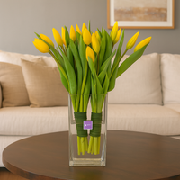 Gisele - florero de cristal con 20 tulipanes amarillos
