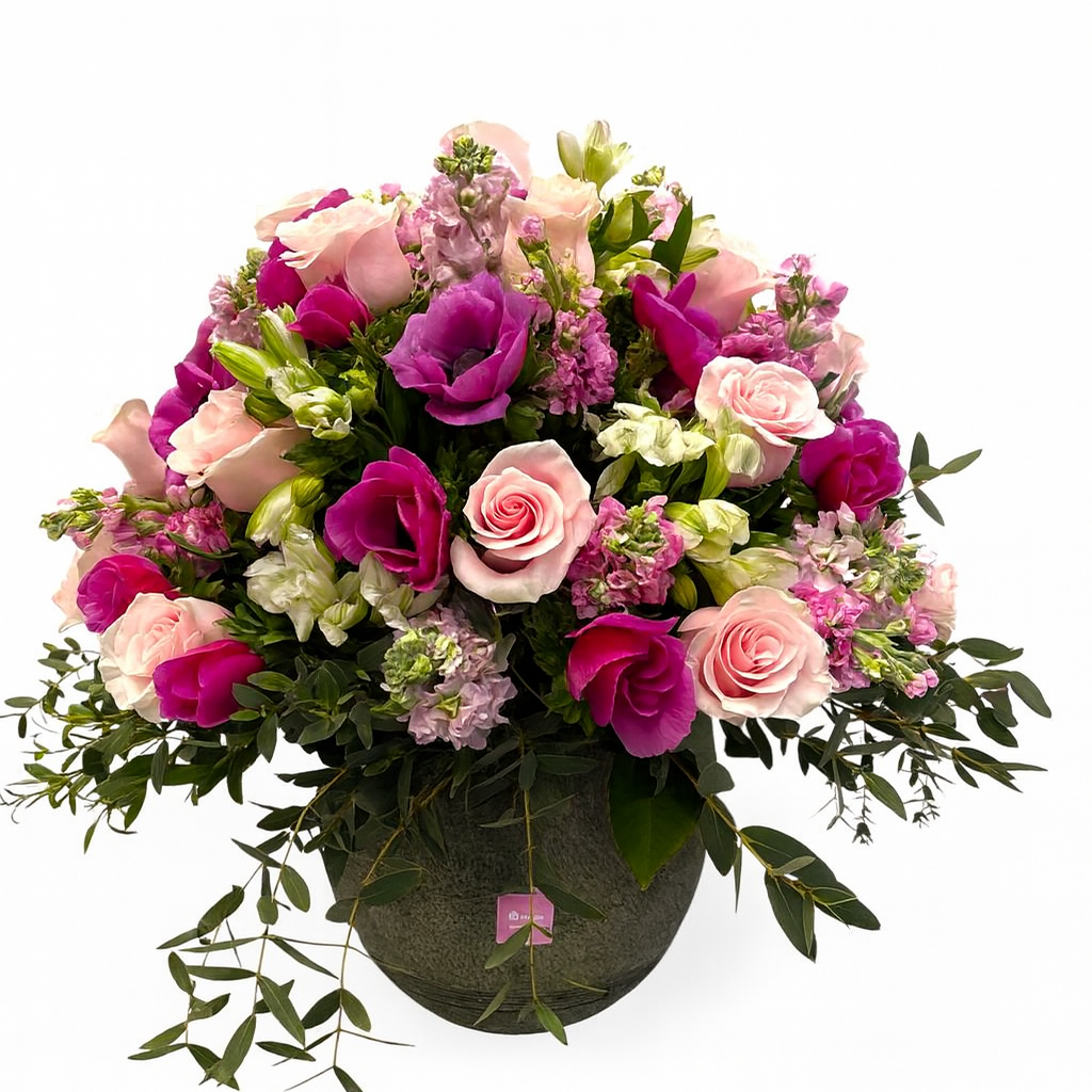 Elizabeth-maceta de cemento grande con rosas rosas y anemonas