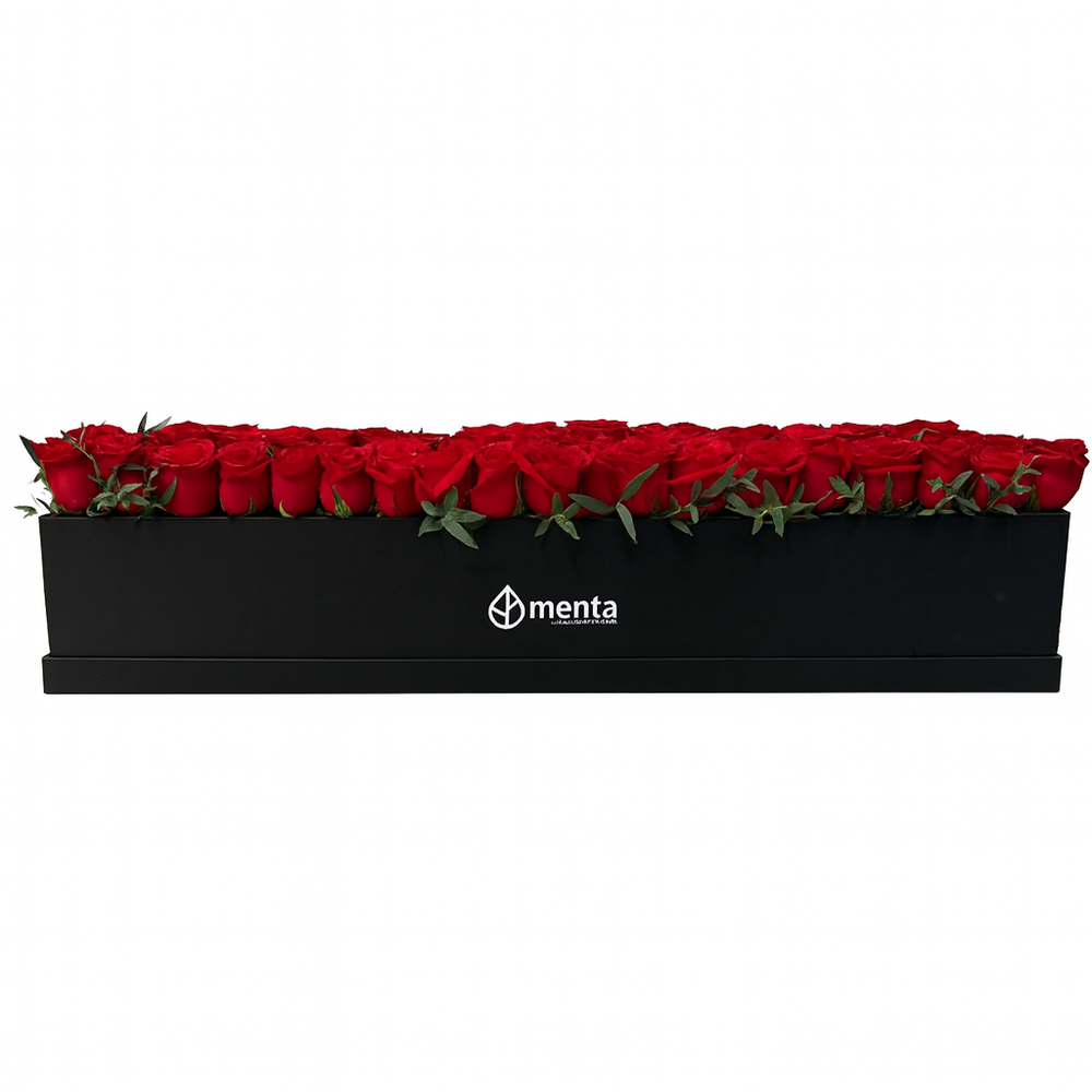 Etiqueta Italiana - caja rectangular con 100 rosas rojas