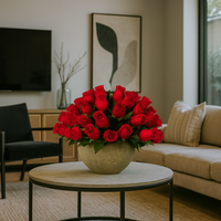 Luisa-maceta de cemento con 75 rosas rojas
