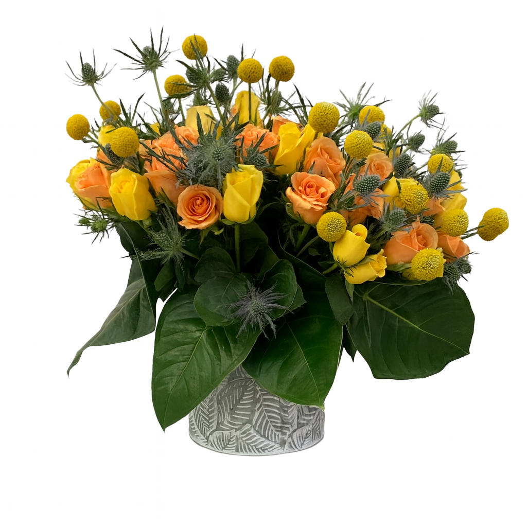 Soledad-maceta de metal con rosas y follaje amarillo