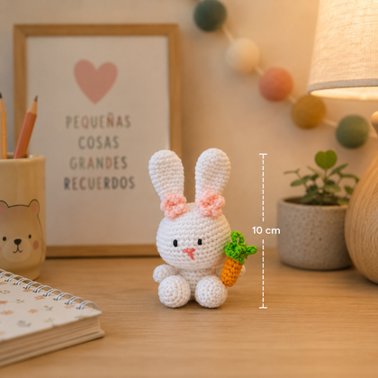 Eri-coneja de peluche tejida a mano