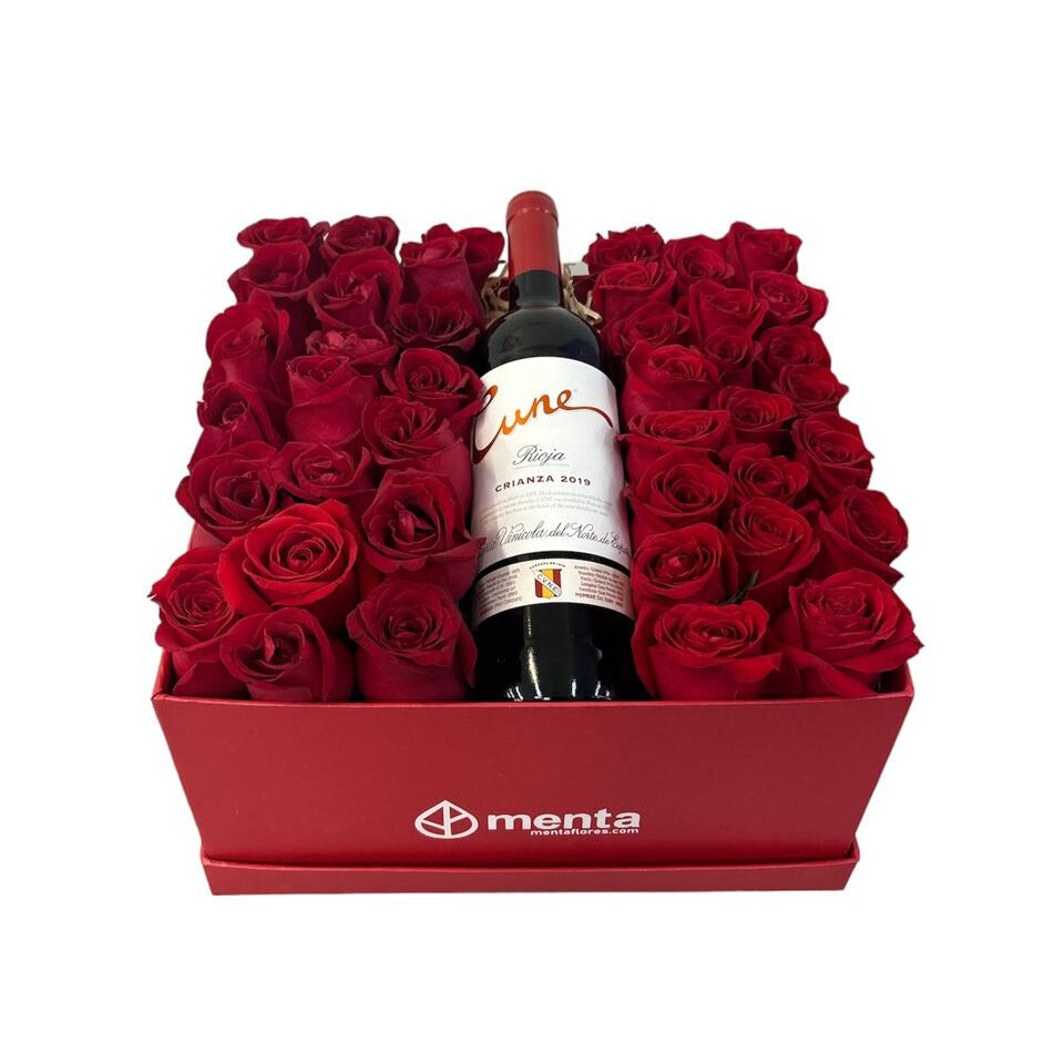 Diamante-caja roja con 48 rosas rojas y bebida  Cune Crianza (Rioja)