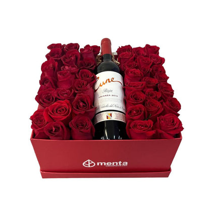 Diamante-caja roja con 48 rosas rojas y bebida  Cune Crianza (Rioja)