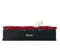 Etiqueta Rumana-caja rectangular con 100 rosas rojas y orquidea