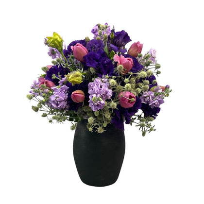 Itzel-florero de barro con explosión morada