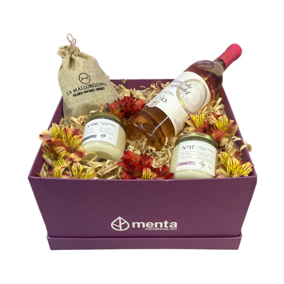 Houston-caja cuadrada uva con regalos y bebida