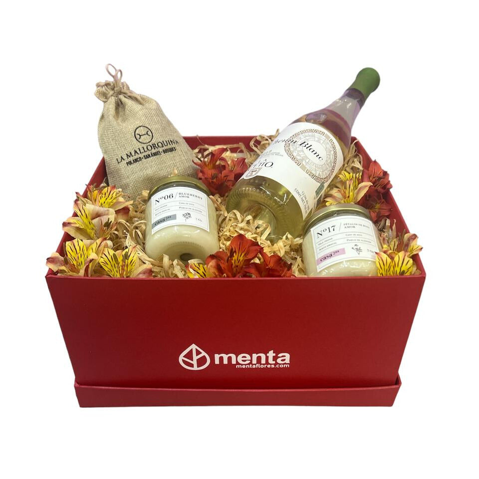 Kansas-caja cuadrada roja con regalos y Vino blanco