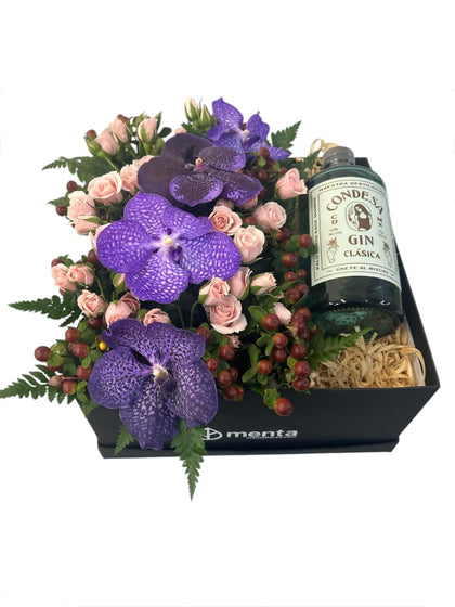 Kim- caja negra con Mini rosas, vandas y bebida Condesa