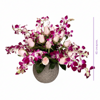Lisa- base de cemento con rosa rosa y orquídea dendrobium