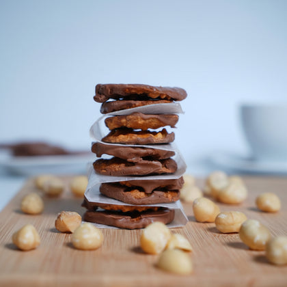 Mallorquina pistache- galleta bañada en chocolate de leche