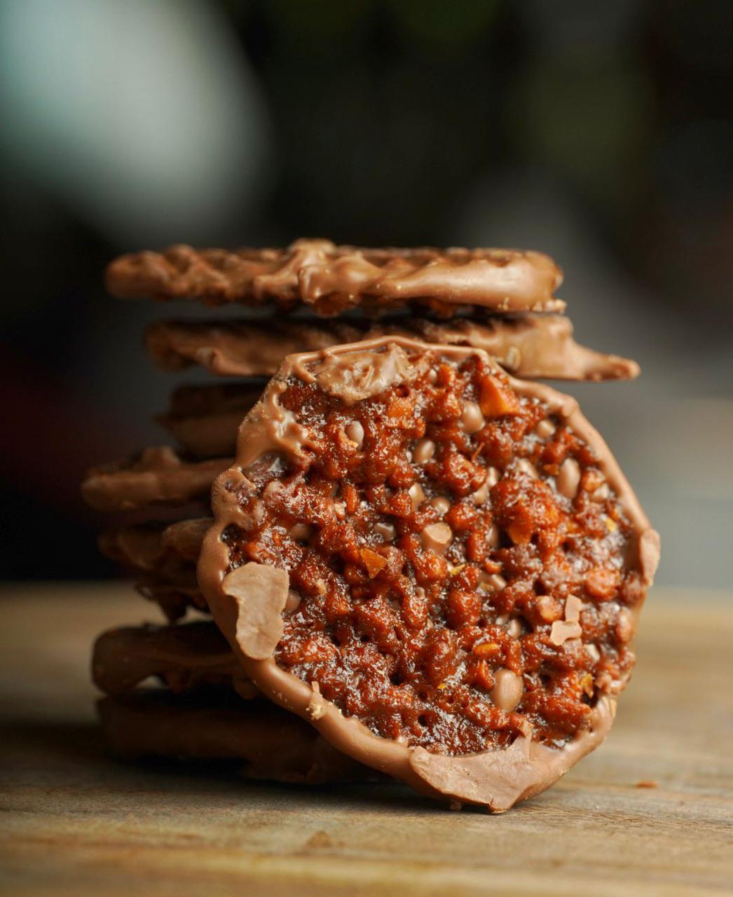 Mallorquina almendra- galleta bañada en chocolate