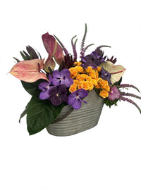 Chlóe-maceta de metal con flores en tonos otoñales