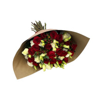 Ramo de 24 rosas rojas , lisianthus y follaje