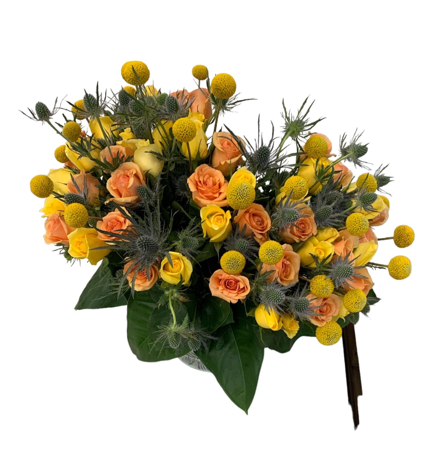 Soledad-maceta de metal con rosas y follaje amarillo