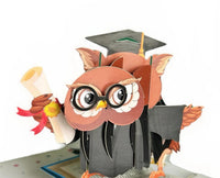 Tarjeta de Búho Sabio para Celebrar Graduaciones
