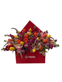Vanessa-caja cuadrada roja con tulipanes y matiola