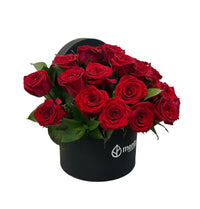 Emilia-caja redonda negra con 24 rosas rojas