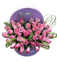 Etiqueta Lila-caja redonda con 48 rosas aqua