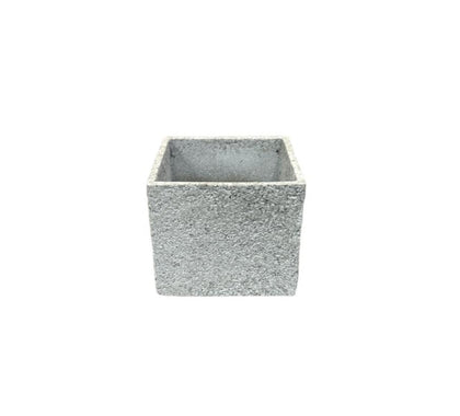 Cubo gris-maceta de cemento forma de cubo