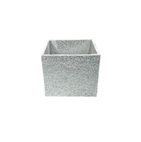 Cubo gris-maceta de cemento forma de cubo