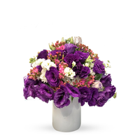 Claudia-Florero de cerámica con lisianthus morado, kalanchoe y matiola