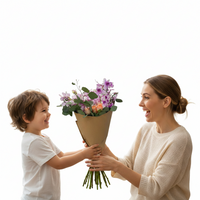 Ramo de 24 rosas rosas con orquídea dendrobium