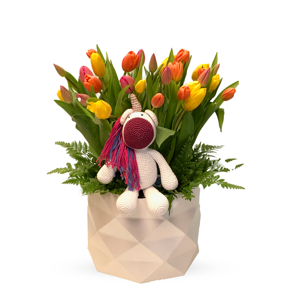 Michelle - caja con 30 tulipanes y Unicornio de peluche