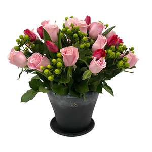 Alana-Base de cerámica con rosa rosa y tulipanes